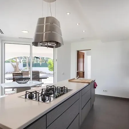 Stunning 5 Bedroom Albufeira