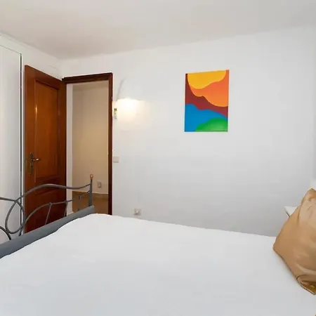 Stunning 5 Bedroom *